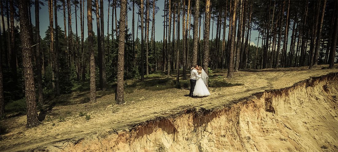Zdjęcia ślubne z drona Zdjęcie wykonane Dronem podczas sesji ślubnej
